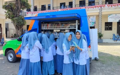 Kunjungan Perpustakaan Keliling Disambut Antusias Warga MAIS